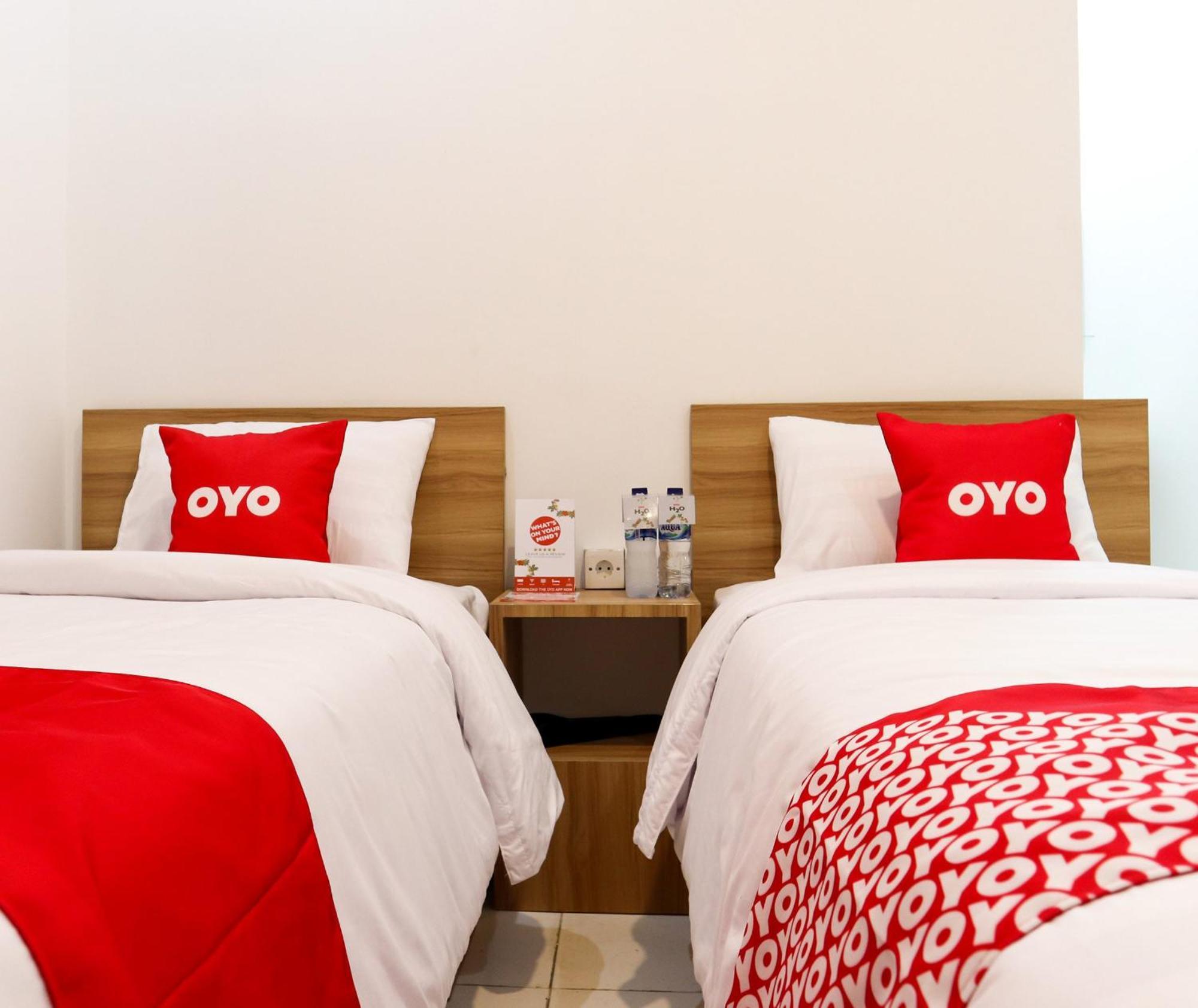 Oyo 1191 Monalisa Residence And Cafe Padang  Zewnętrze zdjęcie