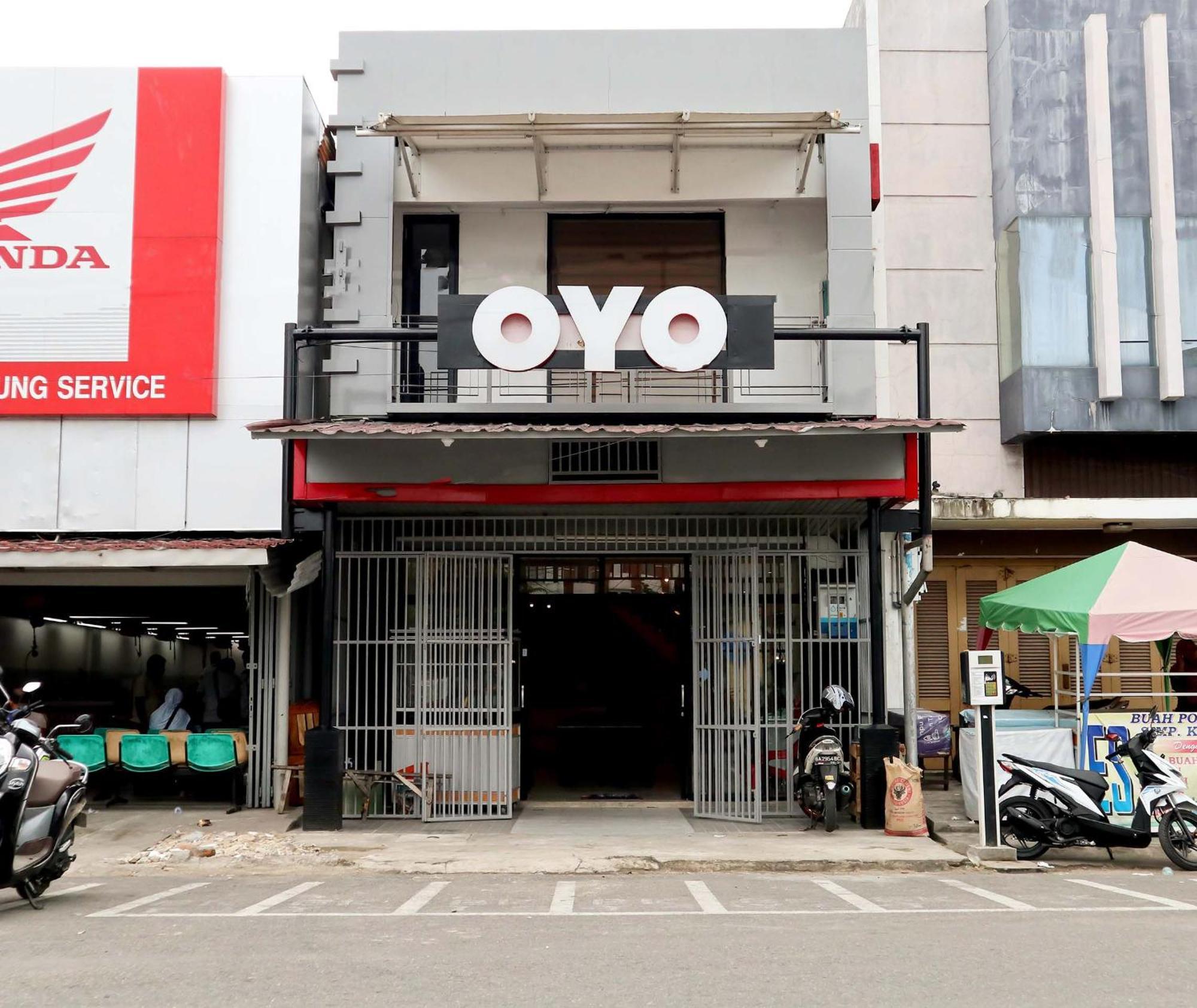 Oyo 1191 Monalisa Residence And Cafe Padang  Zewnętrze zdjęcie